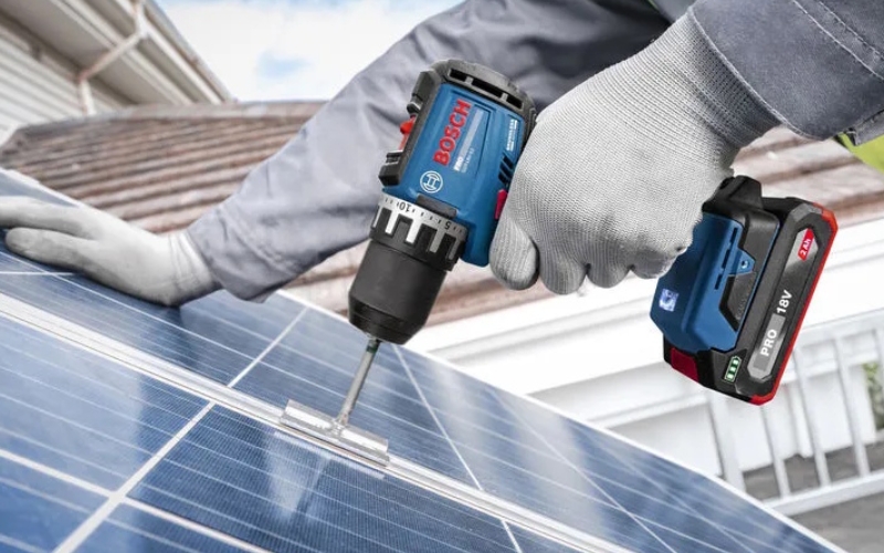 Bosch GSR 18V-52 SOLO có khả năng khoan và bắt vít trên nhiều vật liệu 