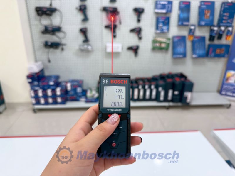 Bosch GLM 40-12 thuộc dòng máy đo khoảng cách tia đỏ