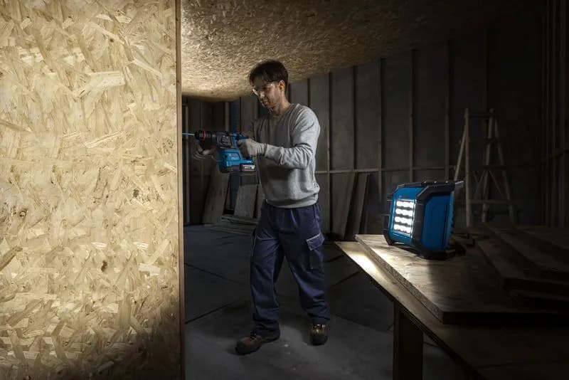 Bosch 18V GLI 18V-1500 có cách sử dụng khá đơn giản