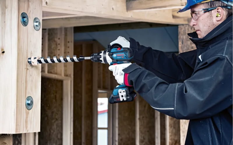 Bosch GSB 18V-110 C (SOLO) có khả năng khoan vặn vít trên nhiều vật liệu 