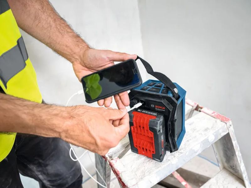 Bosch GPB 18V-1 C SOLO được sử dụng trong công trường