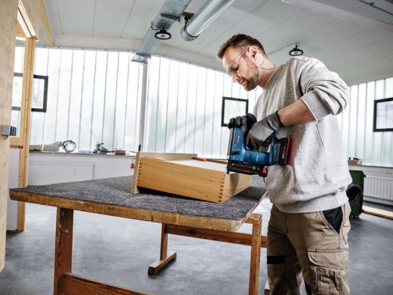 Tính năng nổi bật của Bosch GNH 18V-35