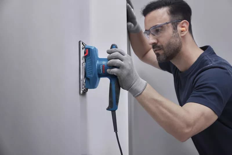 Máy được tích hợp hệ thống hút bụi hiệu quả