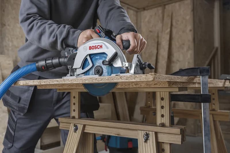 Bosch GKS 18V-68-2 SOLO sở hữu thiết kế cân đối