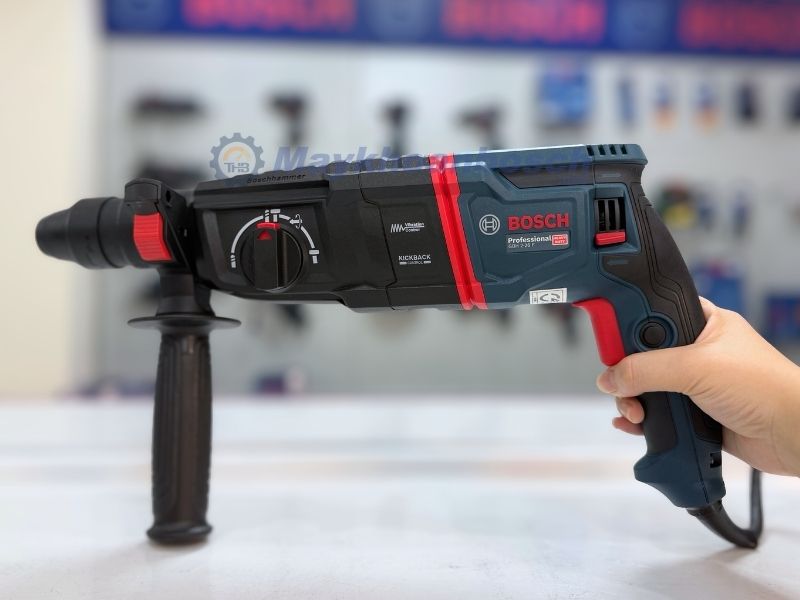 Kiểm tra máy khoan bê tông Bosch GBH 2-26 F đảm bảo không bị hư hỏng