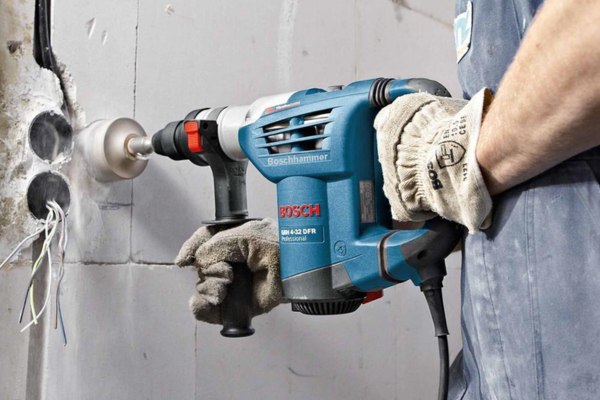 Máy khoan 2 chức năng của Bosch có khả năng làm việc linh hoạt 