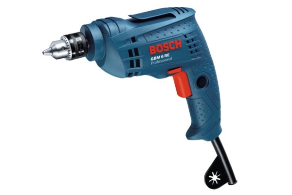 Máy khoan Bosch GBM 6 RE làm việc tốt trên gỗ, kim loại