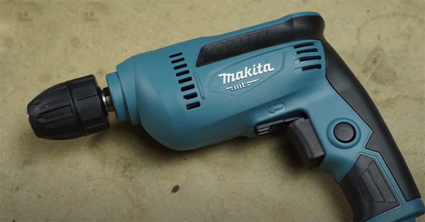 Máy khoan bắt vít Makita M6002B