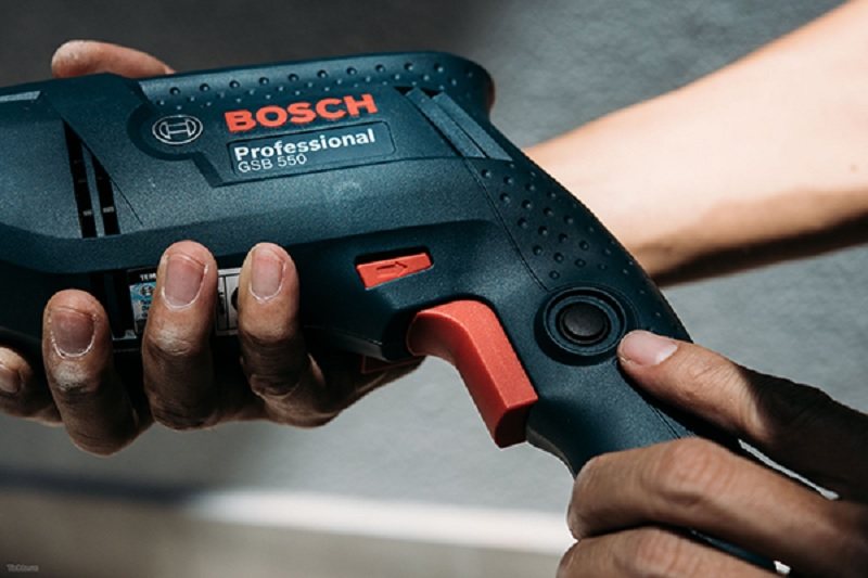 Máy khoan Bosch GSB 550 có thiết kế thông minh