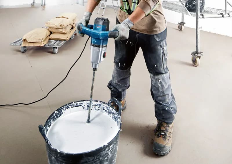 Máy khuấy sơn Bosch GRW 140 là dòng thiết bị chuyên dụng dùng để trộn sơn, vữa, xi măng