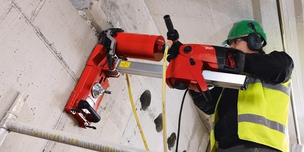 Máy khoan rút lõi bê tông được sử dụng tại các công trình xây dựng chuyên nghiệp