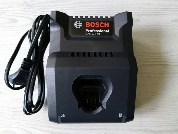 Sạc nhanh Bosch GAL 12V-40 (10.8V, 12V)
