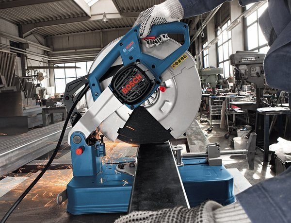 Máy cắt sắt Bosch sản xuất tại Trung Quốc
