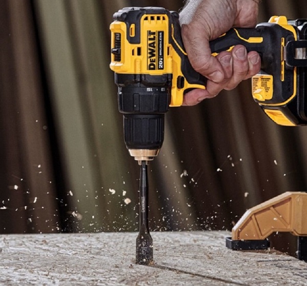 Khoan pin Makita bền, bảo hành lâu nhất