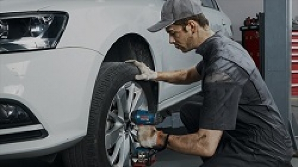 Tiêu chuẩn lực siết ốc bánh xe ô tô bao nhiêu là phù hợp?