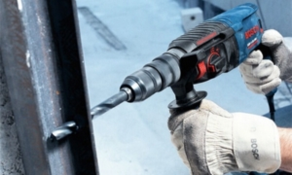 Gợi ý top 5 máy khoan búa cầm tay bền bỉ và dễ sử dụng nhất